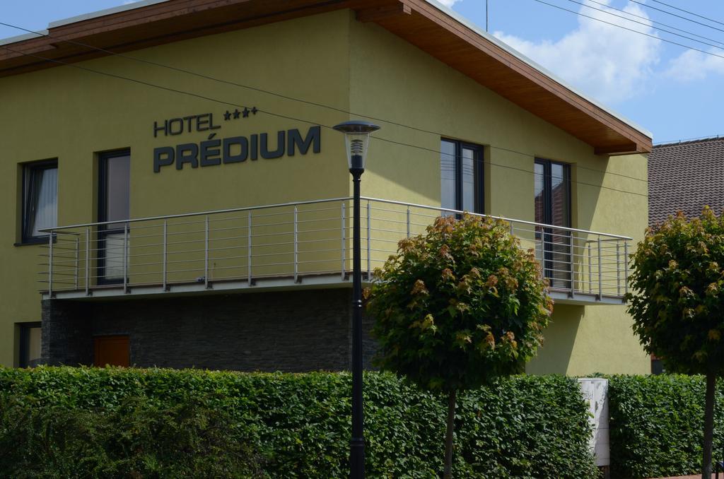 Hotel Predium Vráble المظهر الخارجي الصورة